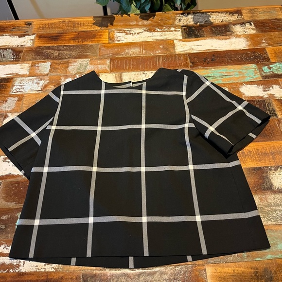 Banana Republic Top, black and white, Size S - Picture 2 of 7